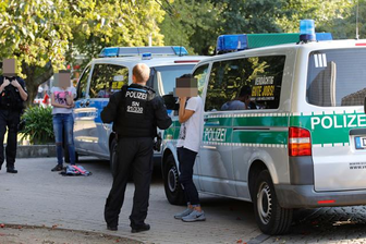 Fast 90 Polizisten bei Großkontrolle in Chemnitzer Innenstadt - Fast 90 Beamte waren am Dienstagnachmittag in Chemnitz wegen einer sogenannten Komplexkontrolle im Einsatz.