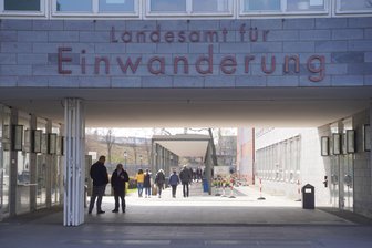 Fast alle deutschen Neubürger wählen den Doppelpass - In Berlin wurden laut Mediendienst Integration im vergangenen Jahr rund 36.100 Anträge auf Einbürgerung gestellt. (Symbolbild)
