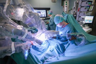 Fast alle Krankenhäuser in Sachsen erfüllen die Mindestanforderungen - Für bestimmte Operationen benötigen Ärzte und Pfleger spezielle Qualifikationen.