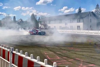 „Fast & Furious“-Feeling im Erzgebirge – Tuningszene trifft sich zu Drift-Action und Dezibel-Contest - Ein Höhepunkt des Tuning-Festivals: Die Profis driften in Johanngeorgenstadt.
