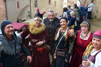 Fast wie vor Corona: Wenn nicht nur Ritter die Burg belagern - 