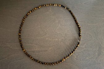 Fasten-Tagebuch: Alles hat ein Ende - Halskette aus echtem Tigerauge.