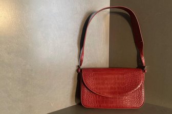 Fasten-Tagebuch: In High Heels an der Bar - Wird aussortiert. Die Clubs werden jetzt mit einem Jutebeutel unsicher gemacht.