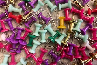 Fasten-Tagebuch: Nichts für schwache Nerven - Pinnnadeln, die hoffentlich nichts mehr stechen.
