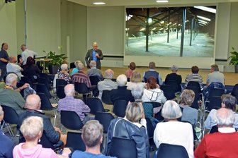 Faszination Rückblick in Flöha: Wie eine Vortragsreihe zum Besuchermagneten wird - Der Dokumentarfilm über die letzten Tage der Flöhaer Baumwollspinnerei füllte den Stadtsaal der Alten Baumwolle. Insgesamt wurden bei den acht stadtgeschichtlichen Vorträgen in diesem Jahr mehr als 1000 Besucher gezählt.