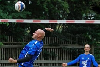 Faustballer schlagen wieder auf -
