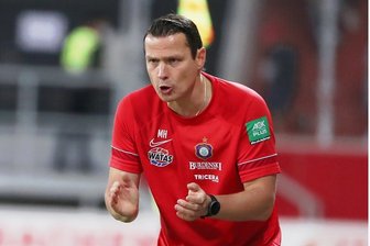 FC Erzgebirge Aue: Die Moral stimmt, das Ergebnis nicht - Interimstrainer Marc Hensel feuerte seine Profis am Freitagabend lautstark an. 