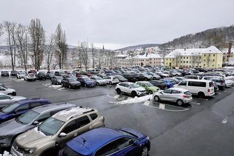 FC Erzgebirge Aue gegen TSV 1860 München: Erneut Shuttlebusse zum Stadion - Zum Fußballspiel sollen wieder viele Autofahrer den Anton-Günther-Platz in Aue nutzen.