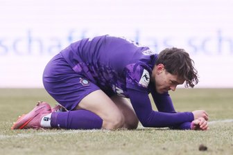 FC Erzgebirge Aue hadert mit Niederlage gegen Dotchevs Ulm: „Das darf nicht sein“ - Der FC Erzgebirge Aue hat das wichtige Spiel gegen den SSV Ulm verloren. Mika Clausen (Foto) hatte die Riesenchance, mit dem Führungstor für einen anderen Spielverlauf zu sorgen, ließ diese Möglichkeit aber ungenutzt.