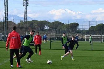 FC Erzgebirge Aue im Trainingslager in Belek: So lief der Auftakt - Am ersten Trainingstag ging es für die Veilchen bereits voll zur Sache.