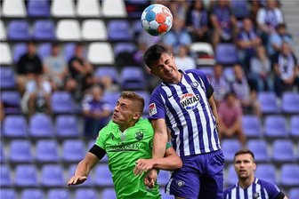 FC Erzgebirge Aue kämpft sich zurück und verliert doch - Nichts zu holen gab es für Aues Antonio Jonjic (rechts) gegen Sandhausen mit Aleksandr Zhirov. Der FC Erzgebirge verlor mit 1:3.