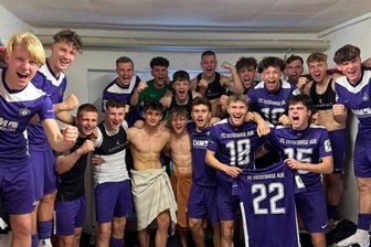 FC Erzgebirge Aue: Kann die U19 der Veilchen ihren zweiten Sieg feiern? - Der erste Sieg in der Hauptrunde der DFB-Nachwuchsliga wurde bei den U19-Veilchen ausgiebig gefeiert.