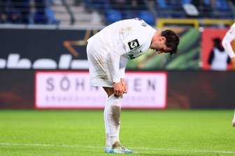 FC Erzgebirge Aue kassiert dritte Pleite in Folge: 0:3 bei Waldhof Mannheim - Startelfdebütant und Marcel-Bär-Ersatz Ricky Bornschein arbeitete viel, blieb allerdings erfolglos.