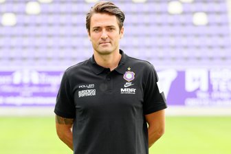 FC Erzgebirge Aue muss sich einen neuen Torwarttrainer suchen - Torwarttrainer George Berneanou, hier beim Fototermin vor der Saison 2023/2024, hat seinen Vertrag beim FC Erzgebirge Aue aufgelöst.