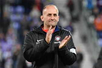 FC Erzgebirge Aue: Nachwuchschef wechselt zum 1. FC Magdeburg - Nach neun Jahren in Aue geht es für Carsten Müller wieder zurück in seine Heimat nach Magdeburg.