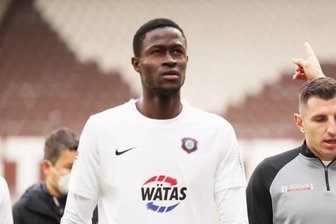 FC Erzgebirge Aue trennt sich von weiterem Stürmer - Nach einem knappen halben Jahr verlässt Babacar Gueye (links) den FC Erzgebirge Aue wieder.
