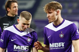 FC Erzgebirge Aue trifft auf Mannheim: Wer stürmt nun für Marcel Bär? - Sean Seitz (links) und Neuzugang Maximilian Schmid sind zwei Optionen der Veilchen, die Marcel Bär gegen Mannheim ersetzen könnten.