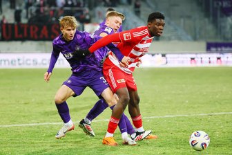 FC Erzgebirge Aue verleiht variablen Defensivspieler an einen Regionalligisten - Paul Seidel (li.), hier im Testspiel gegen Union Berlin, wechselt auf Leihbasis zum 1. FC Bocholt.