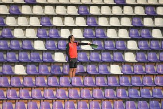 FC Erzgebirge Aue: Volle Konzentration im leeren Stadion - Um das Team auf das leere Stadion vorzubereiten, wird die Geisterspielatmosphäre vorab schon mal im Training simuliert.