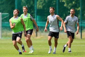 Franco Schädlich (2. v. r.) und Luc Elsner (r.) haben im Trainingslager ordentlich Gas gegeben. Sie wollen ihre Chance nutzen.