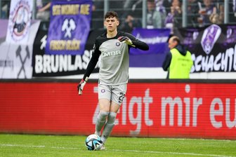 FC Erzgebirge beendet Saison mit einem Heimsieg: „Kleiner“ Lord hält großartig - Meisterte sein Debüt in der 3. Liga mit Bravour: Torhüter Louis Lord vom FC Erzgebirge Aue.