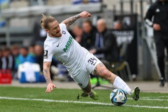 FC Erzgebirge: Desolater Auftritt in Saarbrücken beendet die allerletzten Aufstiegsträume - Pleiten, Pech und Pannen in Saarbrücken: Marvin Stefaniak und sein FC Erzgebirge Aue rutschten im Saarland böse aus und müssen die letzten Aufstiegshoffnungen nun begraben.