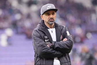 FC Erzgebirge geht mit Shubitidze in die Regionalliga - Khvicha Shubitidze bleibt FCE-Trainer.