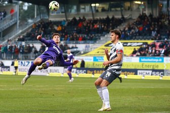 FC Erzgebirge: Hat Omar Sijaric das „Tor des Monats“ erzielt“? - Omar Sijaric zieht ab – und trifft spektakulär.