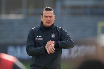 FC Erzgebirge: Ist der Abstieg nur noch eine Frage der Uhrzeit? - Wann steigt der FC Erzgebirge Aue ab? Am Samstag 15.20 Uhr oder 22.20 Uhr? Erst später? Oder gar nicht? Die letzte Antwort wäre Co-Trainer Marc Hensel natürlich die liebste. Aber es bräuchte ein Fußballwunder. 