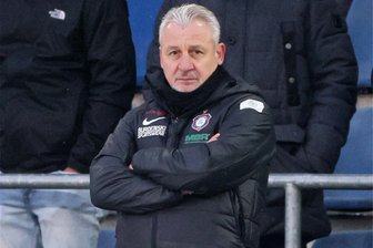 FC Erzgebirge: Ohne Dotchev aber mit einem „Arbeitstier“ in den Jahresabschluss gegen den MSV Duisburg - In Bielefeld musste FCE-Trainer Pavel Dotchev auf die Tribüne. Von dieser muss er auch am Samstagnachmittag zuschauen.