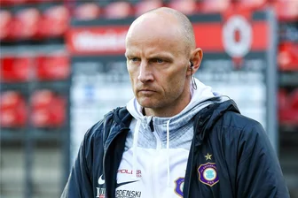 FC Erzgebirge: Wurde Aue um den Sieg gebracht? Das sagt Sportchef Heidrich - FCE-Sportgeschäftsführer Matthias Heidrich konnte mit dem Punktgewinn in Köln gut leben. Nun hörte er gespannt zu, welche Diskussionen nach dem Spielausgang im Netz diskutiert worden.