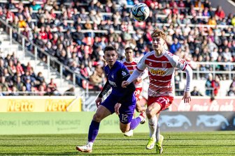 FC Erzgebirge: Zum Startelfdebüt hatte Franco Schädlich ein besonderes Geschenk für seine Freundin - „Man freut sich, dass sich all die Arbeit, die man reingesteckt hat, sich nun auszahlt“: Startelf-Debütant Franco Schädlich (li.).
