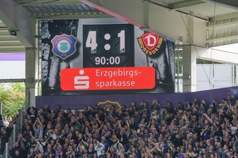 FCE-Fan stirbt nach Derby zwischen Aue und Dresden - Das Spiel endete 4:1 für den FCE.