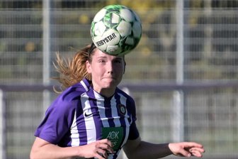 FCE-Fußballerinnen zeigen bei Heimspiel in der Landesliga zwei Gesichter - Die Auerin Lisa Friedrich holte mit ihrem Team zwei Rückstände auf. Letztlich durften die Veilchen gegen Stötteritz jubeln.