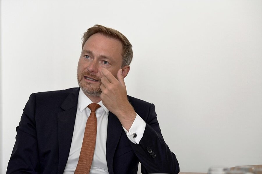 FDP-Chef Christian Lindner: "Mit der FDP gibt es keine höheren Steuern" - Der FDP-Vorsitzende Christian Lindner will im Wahlkampf mit der Garantie seiner Partei punkten, keine Steuererhöhungen mitzutragen.