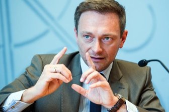 FDP - Unverhofft im Aufwind - FDP-Chef Christian Lindner versucht, seine Partei wieder zum Erfolg zu führen. Bei den Landtagswahlen gelang das zum Teil.