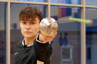 Fechten statt Fußball: Wie ein Irrtum der Mutter einen Erzgebirger in die internationale Elite führte - Mit dem Herrenflorett weiß Hannes Günther bestens umzugehen.