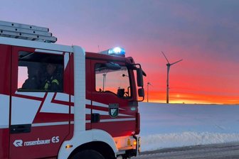 Fehlalarm auf der B 173 bei Naundorf: Statt Pkw-Brand nur Sonnenaufgang - Feuerwehrleute rückten umsonst nach Naundorf aus – sahen aber einen tollen Sonnenaufgang.