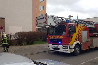 Fehlalarm in Hochhaus: Großaufgebot rückt wieder ab - Die Brandmeldeanlage im Keller eines Zwickauer Hochhauses hat am Donnerstagmittag Fehlalarm ausgelöst.