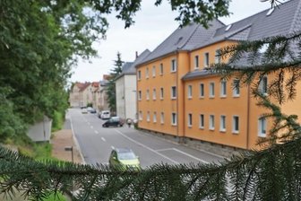 Fehlende Akte: Gnadengesuch abgelehnt - Vor fast genau 73 Jahren schnitt Oskar Meyer seiner Frau die Kehle durch. Die Tat ereignete sich in einem Wohnhaus an der damaligen Ernst-Thälmann-Straße (heute Vielauer Straße).