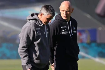 Fehlende Führungsspieler? Fünf Gründe, warum Aue den Klassenerhalt noch nicht eingetütet hat - Cheftrainer Jens Härtel (links) und Sportchef Matthias Heidrich tüfteln bereits am Kader, um nächstes Jahr wiederattraktiven Drittligafußball zu spielen und erfolgreich zu sein.