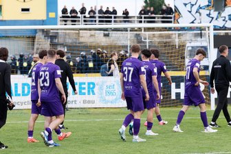 Fehlendes Feuer bei Pokalfinalniederlage des FC Erzgebirge Aue? „Das würde ich nicht sagen“ - Enttäuscht verließen die Veilchen das Bruno-Plache-Stadion.