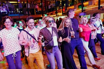 Feierlaunige Nachtschwärmer tanzen bei der Malzhaus-Clubnight -