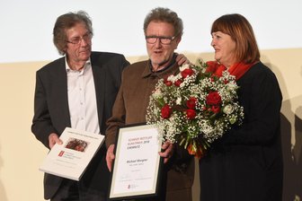 Feierliche Übergabe des ersten Karl-Schmidt-Rottluff-Preises an Michael Morgner - Künstler Michael Morgner (m.) erhielt im "Chemnitzer Hof" den Schmidt-Rottluff-Kunstpreis.
