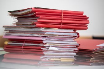 Feindlisten für Rechtsextreme: Bekommt die AfD private Daten von Flüchtlingshelfern? - Akten für den Untersuchungsausschuss zur Fördermittel-Affäre im Sozialministerium sollen persönliche Daten von Flüchtlingshelfern enthalten.