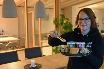 Feinkost-Restaurant Laurus in Hartmannsdorf schließt: Tofubar als Zwischenmieter - Julia Jeschek betreibt jetzt in Hartmannsdorf eine Tofu-Fabrik.