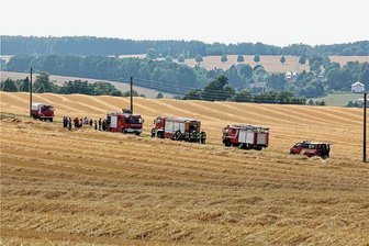 Feldbrand vernichtet Getreide in Langenchursdorf - Bei einem Feldbrand in Langenchursdorf waren am Dienstagnachmittag 55 Kameraden im Einsatz.