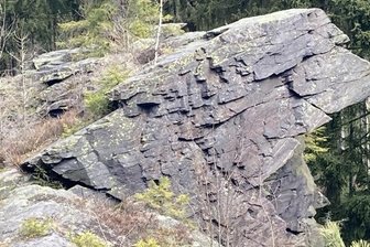 Felsenwege machen Lust aufs Wandern - Der bekannteste Einzelfelsen am Wendelstein bei Grünbach ist der sogenannte Löwenkopf.