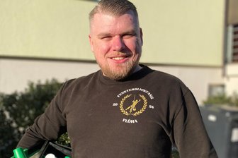 Fensterputzer Jan-Sören aus Flöha: Wie aus dem bösen Jungen ein guter Kerl geworden ist - Jan-Sören Bruelheide aus Flöha will weiterhin seine Geschichte erzählen.