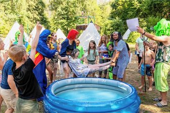 Feriencamps versprechen Abenteuer bei Rochlitz - Zum Feriencamp des VfA Rochlitzer Berg in Biesern gehören auch Neptunfeste dazu. Hier ein Foto aus den Vorjahren.
